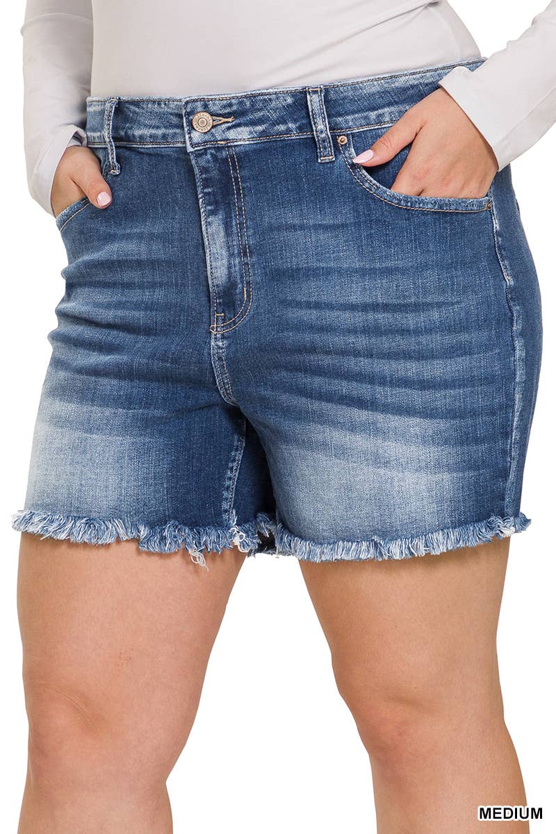PLUS SIZE MID RISE RAW FRAYED HEM DENIM SHORTS
