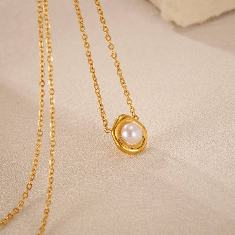 Gold Pearl Center Necklace