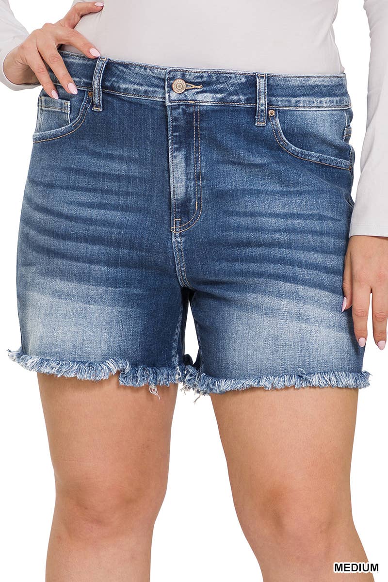 PLUS SIZE MID RISE RAW FRAYED HEM DENIM SHORTS