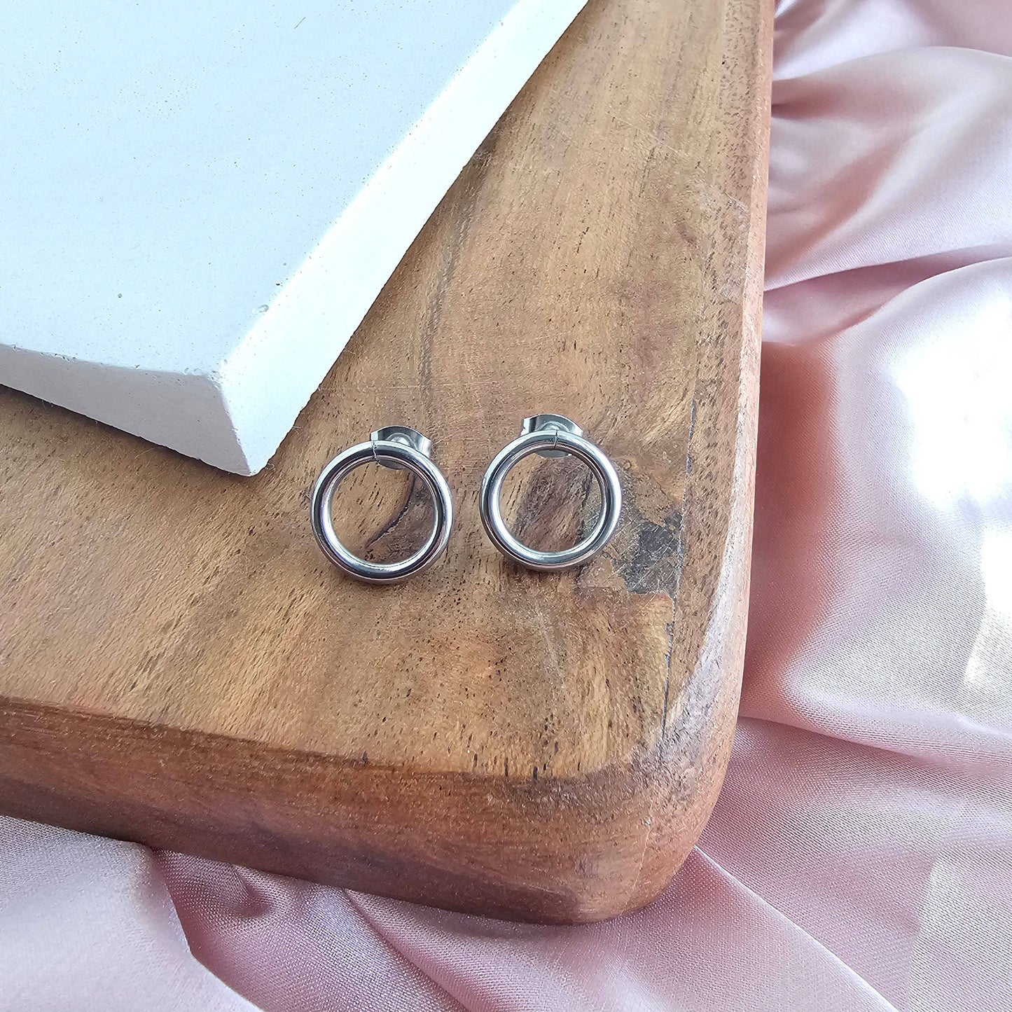 Luxe Silver Medium Oriana Studs