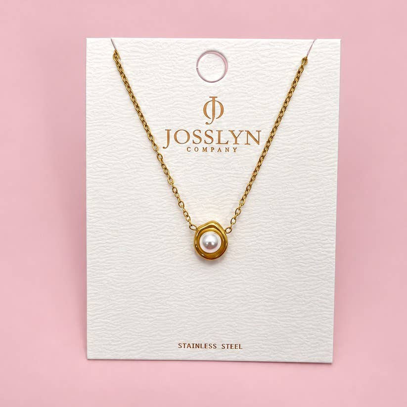 Gold Pearl Center Necklace