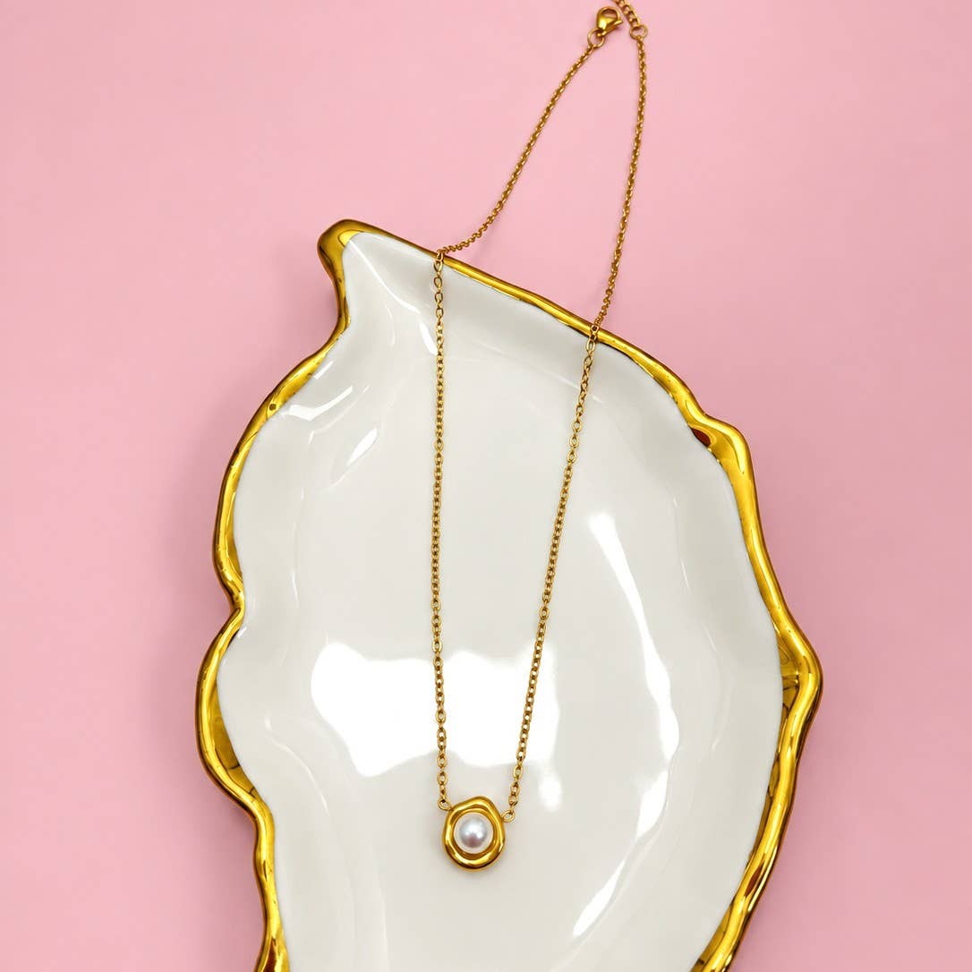 Gold Pearl Center Necklace