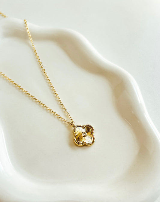 Cheloré Clover Gold Necklace