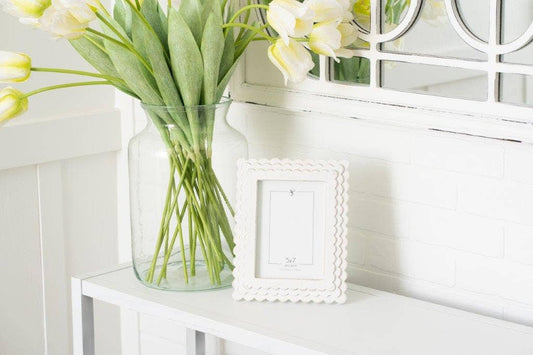 8x10 While Scalloped Edge Photo Frame