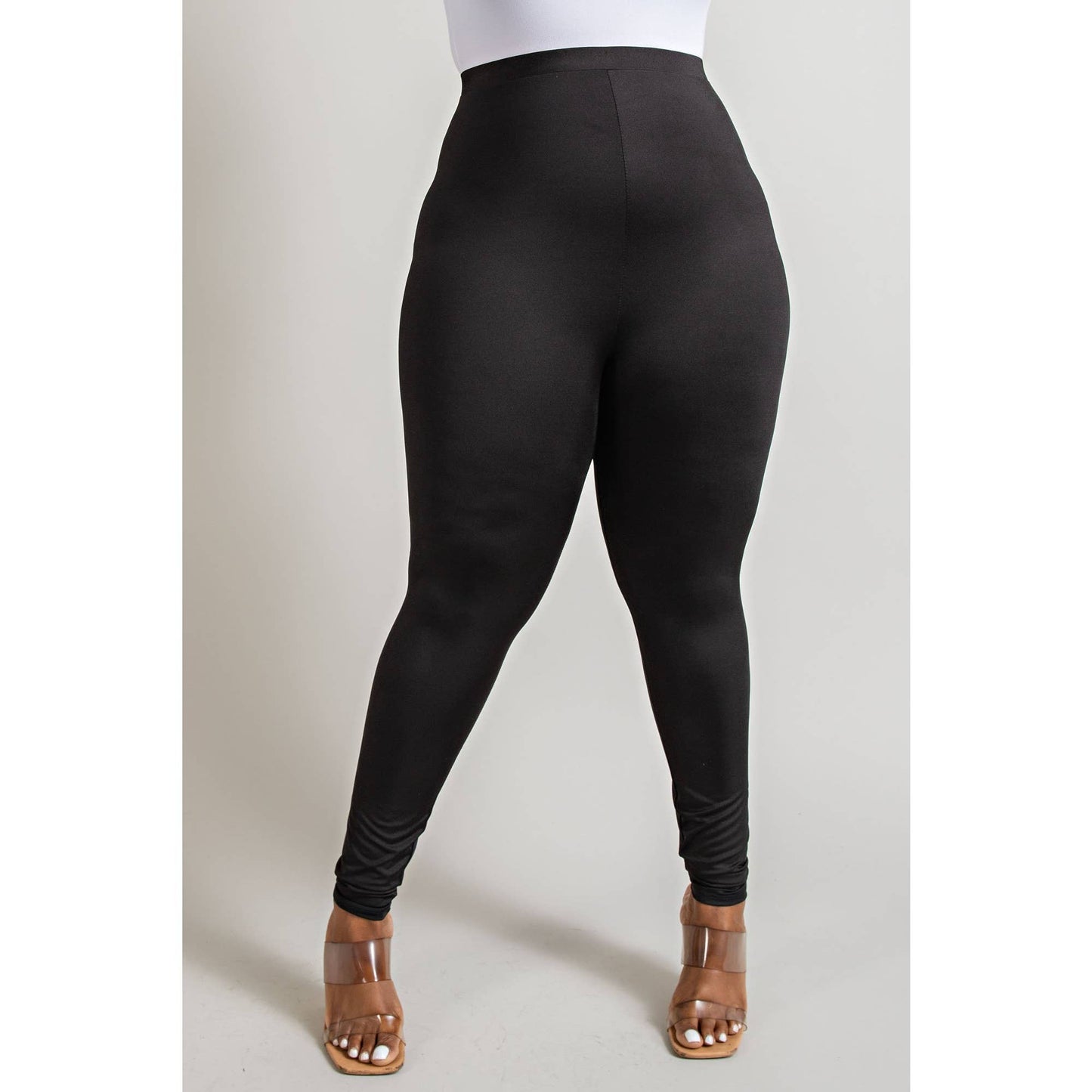 PLUS SIZE HIGH RISE LEGGINGS