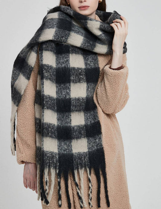 Black Plaid Contrast Tassel Scarve