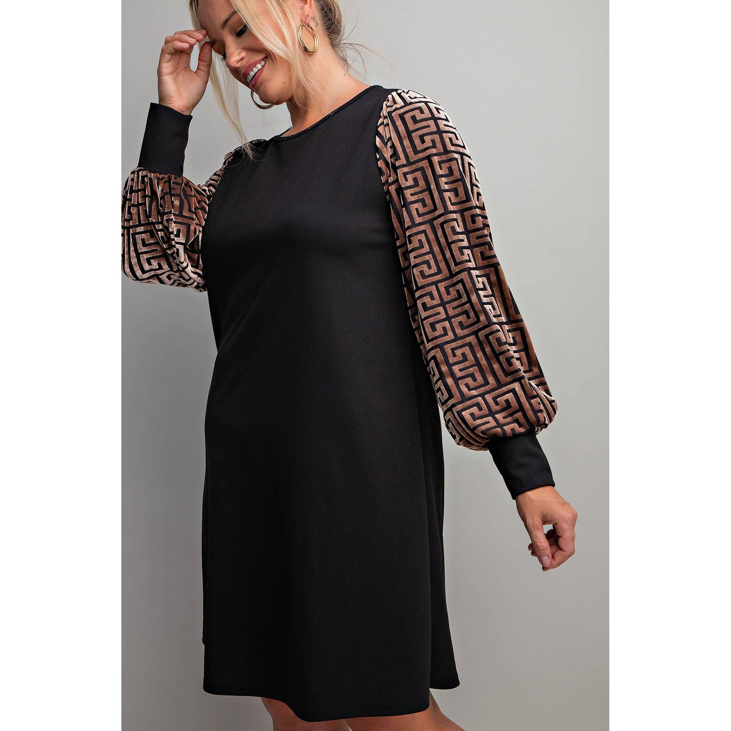 PLUS SIZE SHIFT DRESS WITH BURNOUT LONG SLEEVES