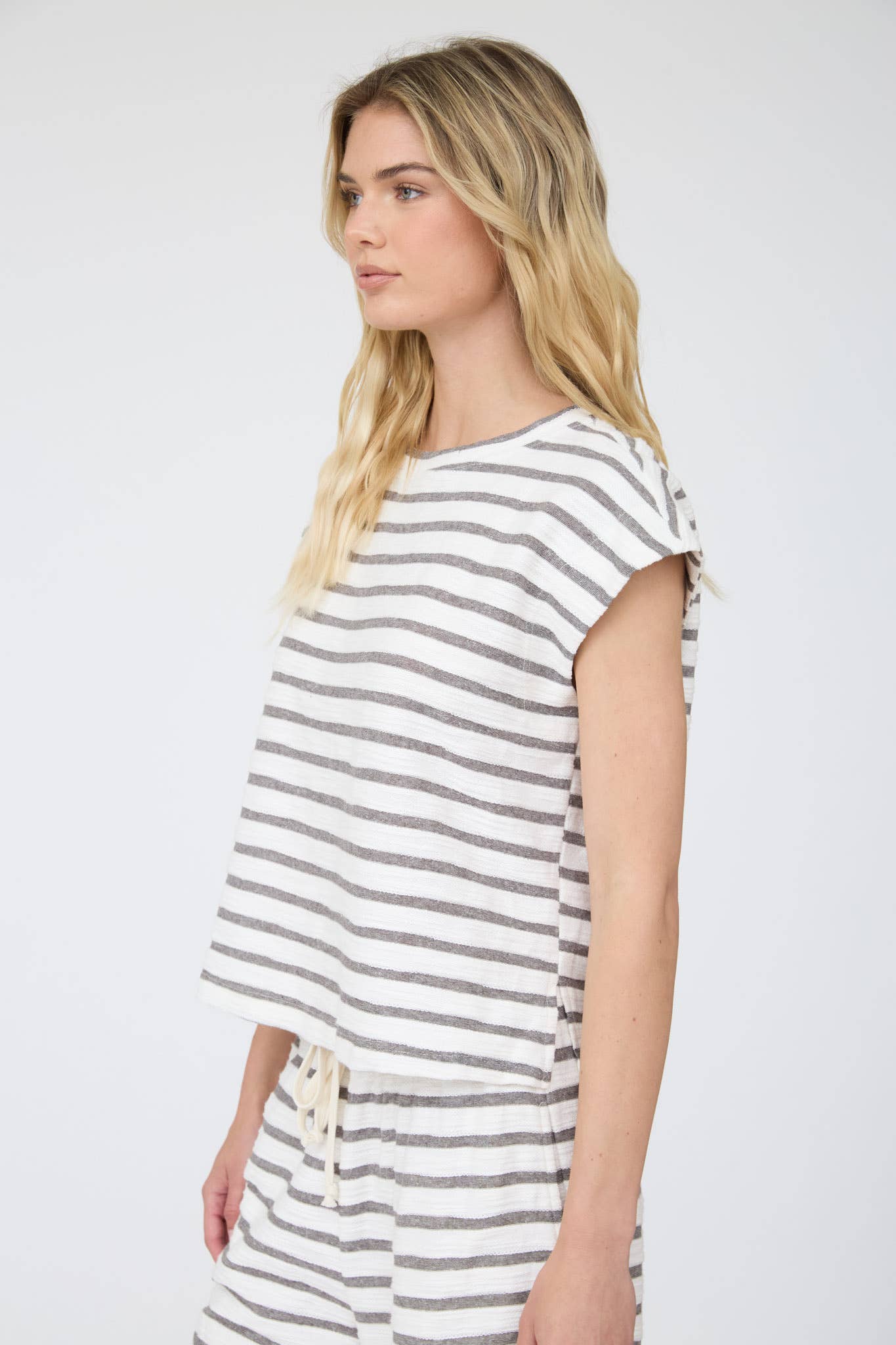 STRIPE ROUND NECK SHORT SLEEVE KNIT TOP