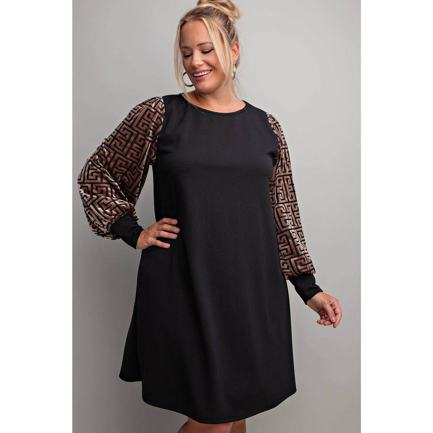 PLUS SIZE SHIFT DRESS WITH BURNOUT LONG SLEEVES